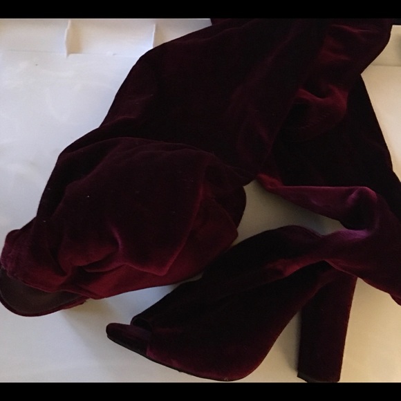 Bamboo Burgundy Suede Sandal and Stocking, Size 7 - Picture 2 of 2